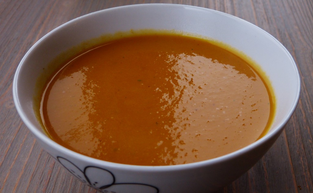 wortelsoep met curry en tijm